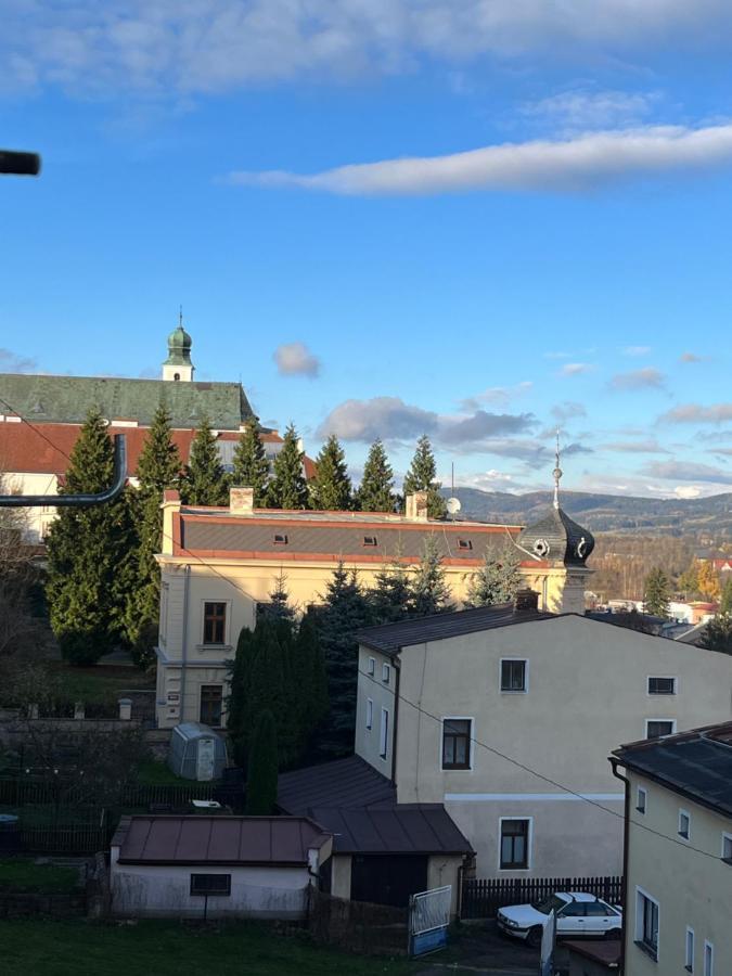 Apartmany Male Namesti, بروموف المظهر الخارجي الصورة