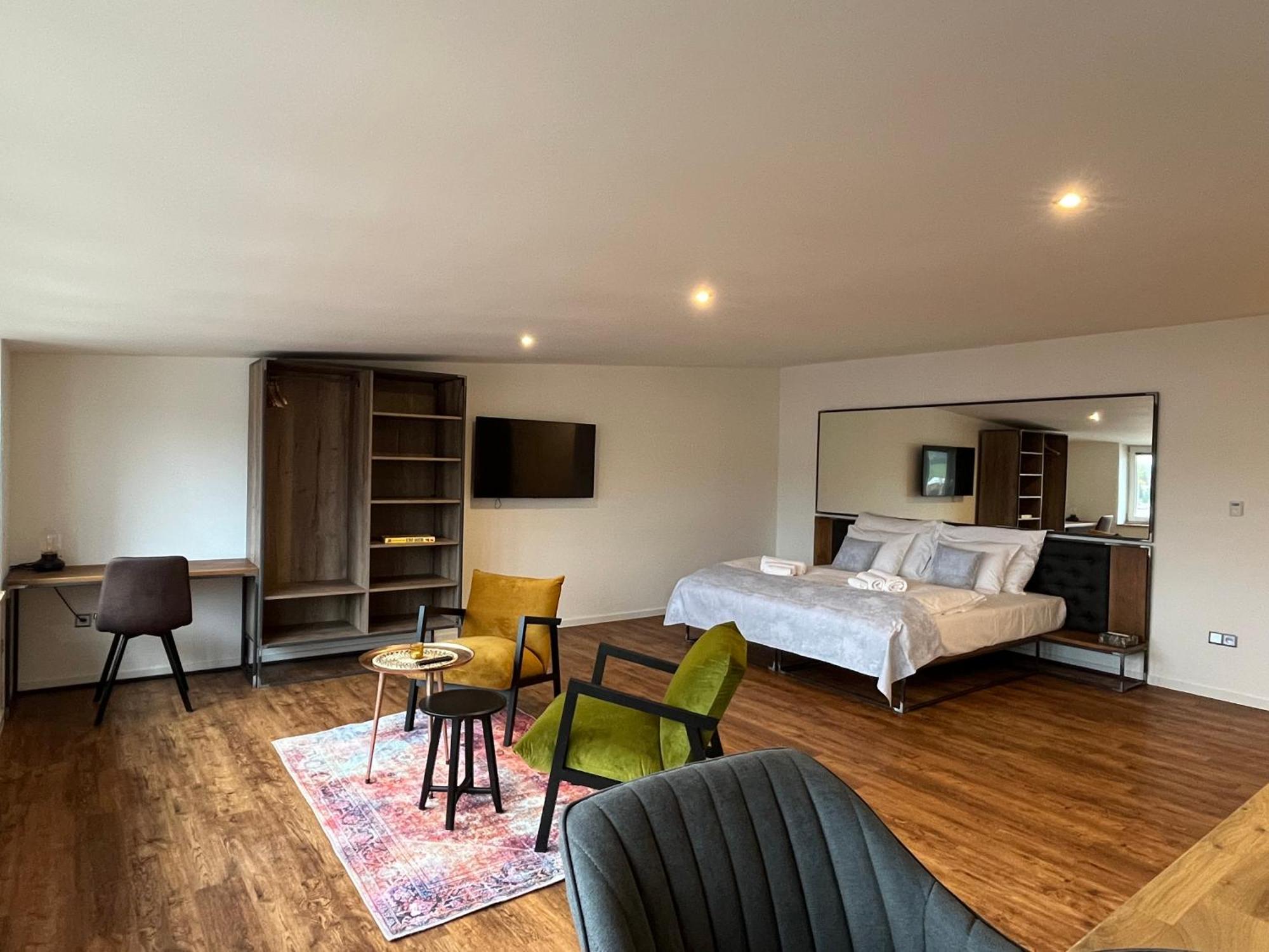 Apartmany Male Namesti, بروموف المظهر الخارجي الصورة